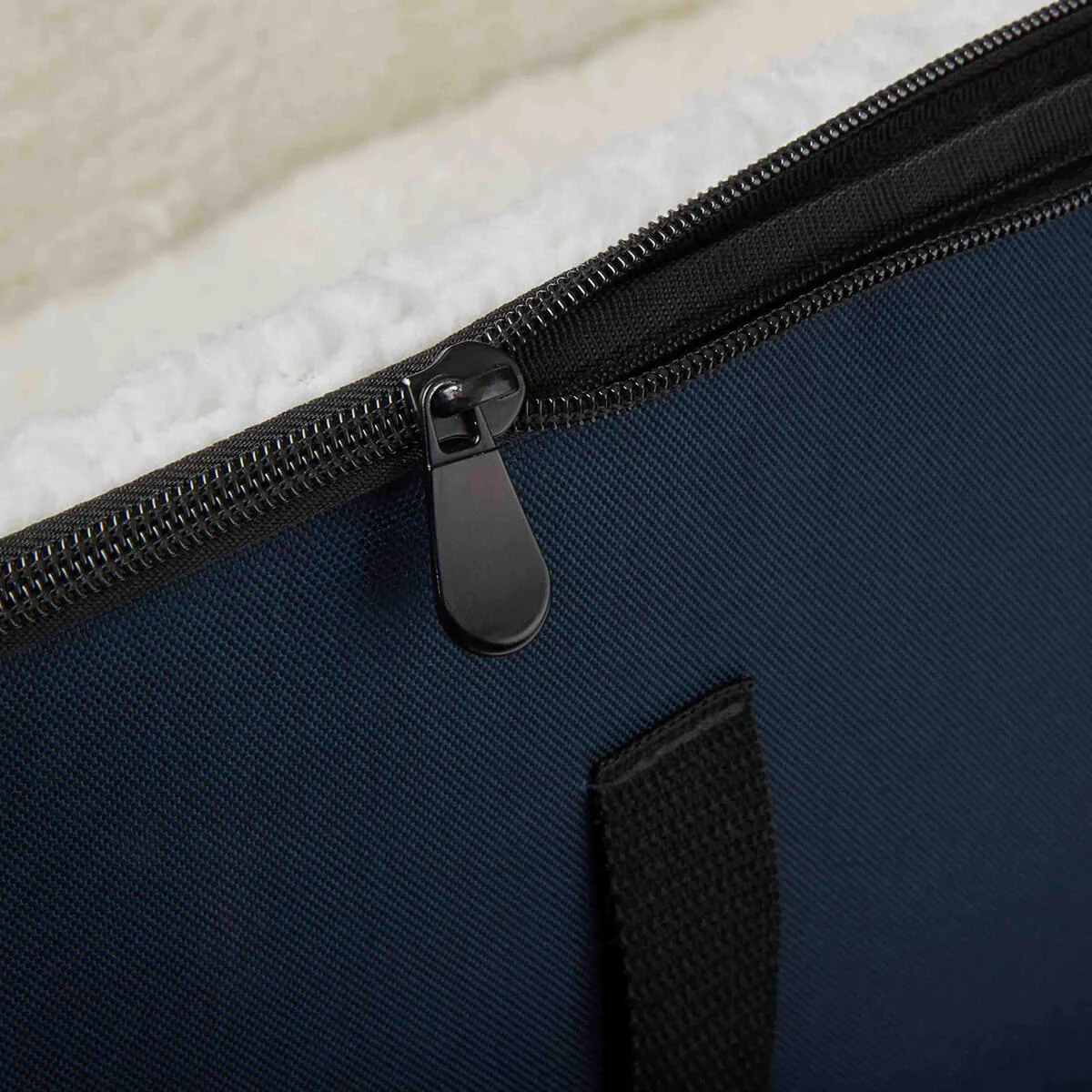 Buddy & Belle Pet Car Seat Double with Reversible Lining - Image 9