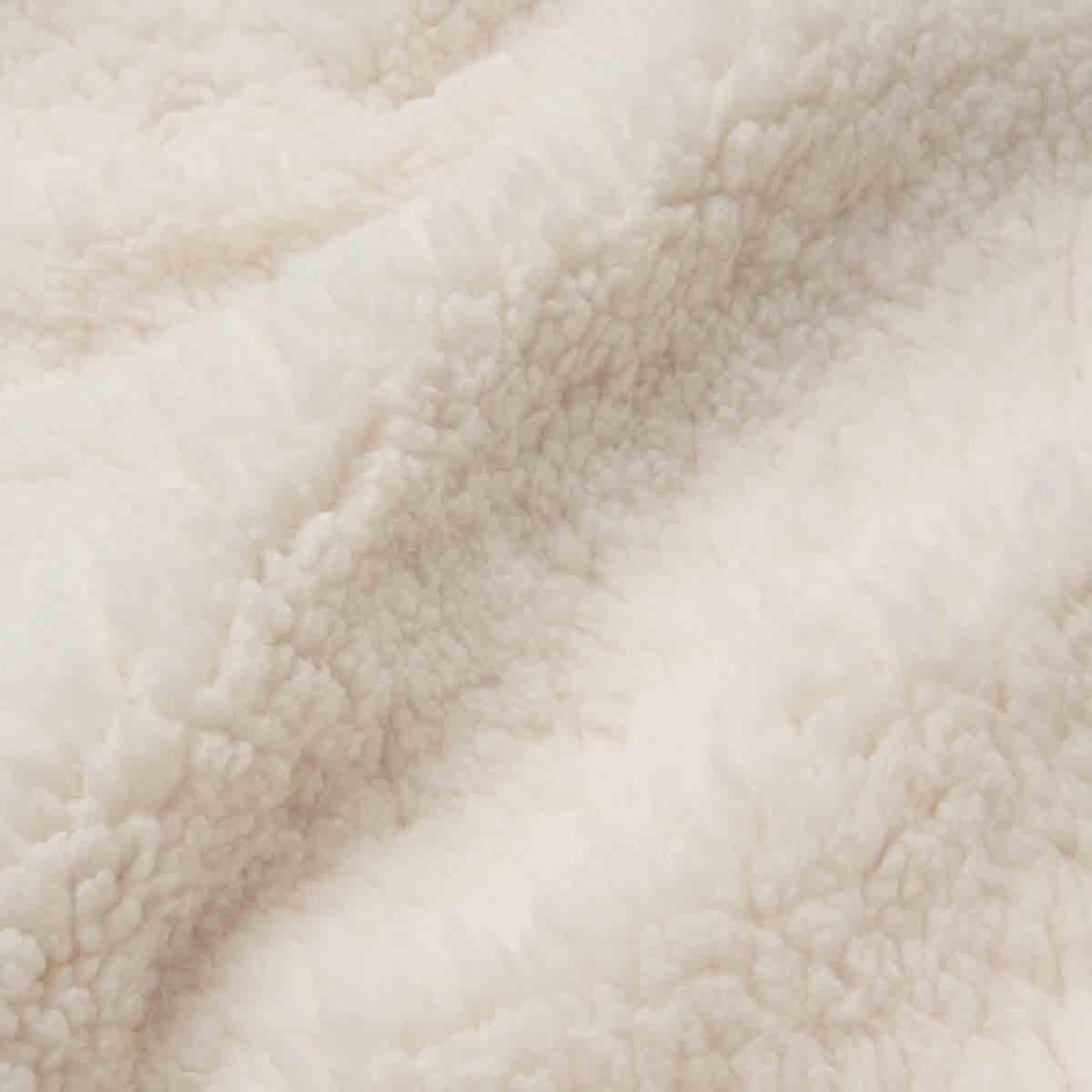Buddy & Belle Self Warming Dog Blanket - Image 4