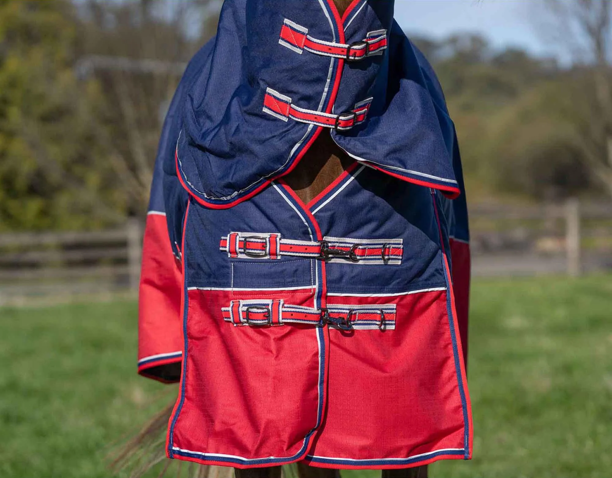 Caribu Alpine Detach-a-Neck Horse Rug 250g Navy Red - Image 39