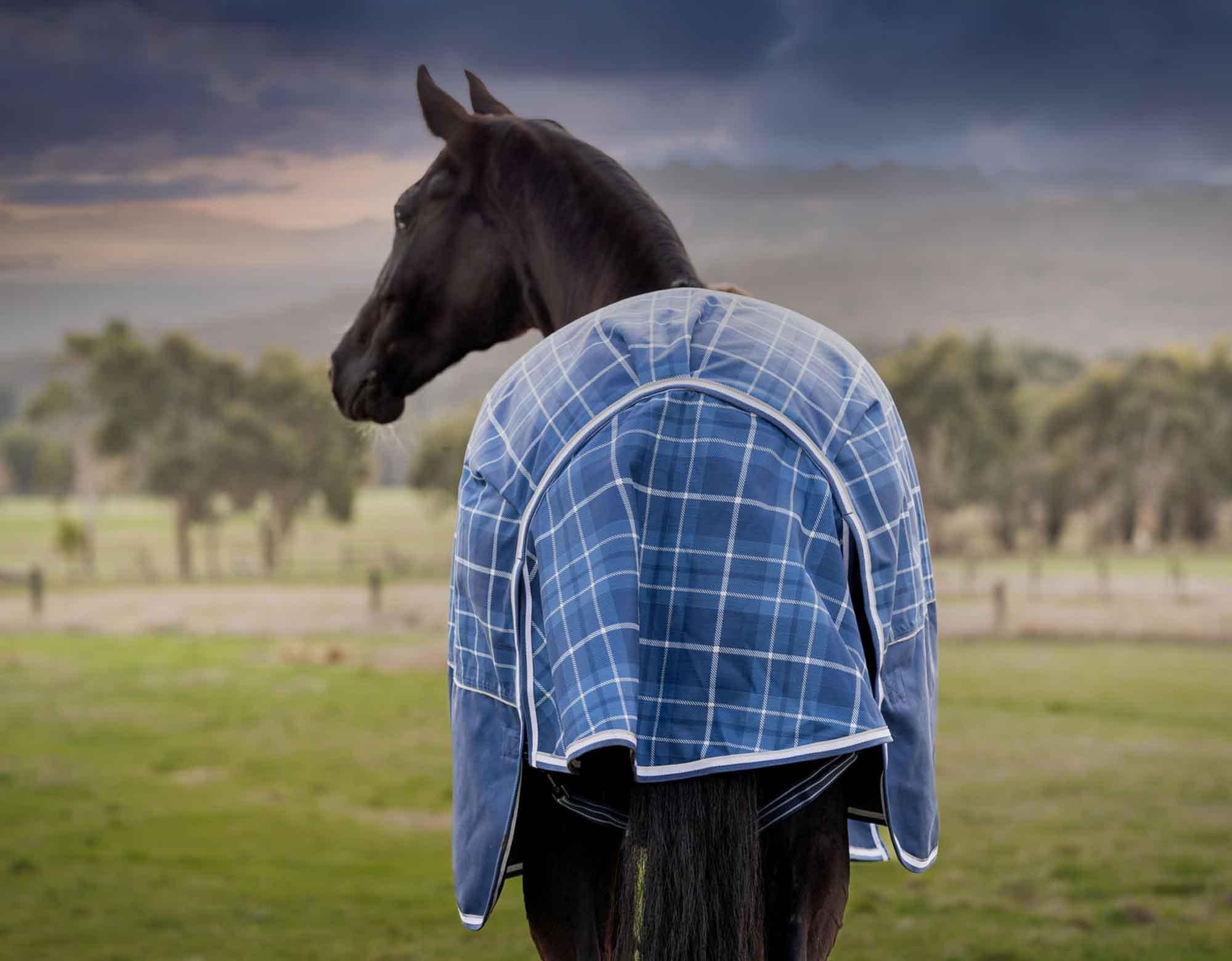 Caribu Alpine Horse Rug 200g Classic Tartan - Image 11