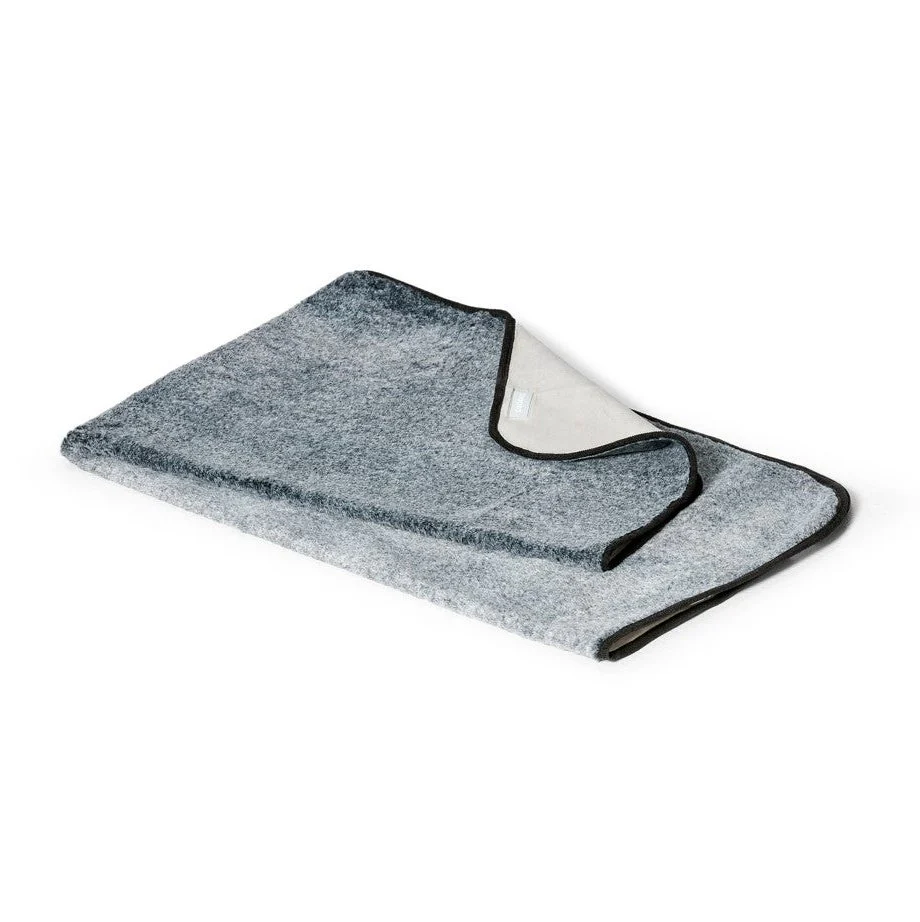 Snooza Dry Luxe Dog Blanket Chinchilla Aspen