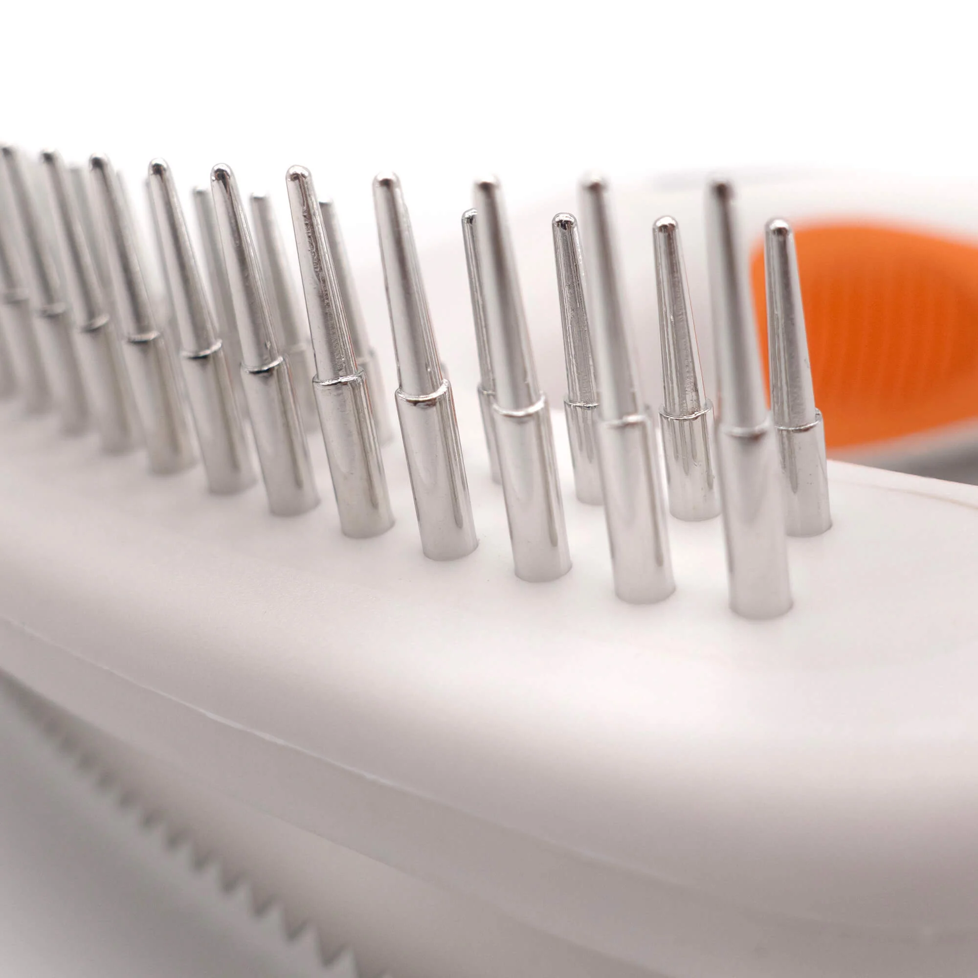 Wahl Orange/White 2 in 1 Rake and Shedding Blade - Image 10